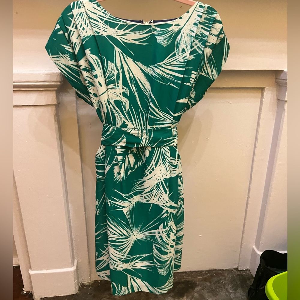 Eliza J. Palm dress- boat neck with belt and pockets. Size 6.